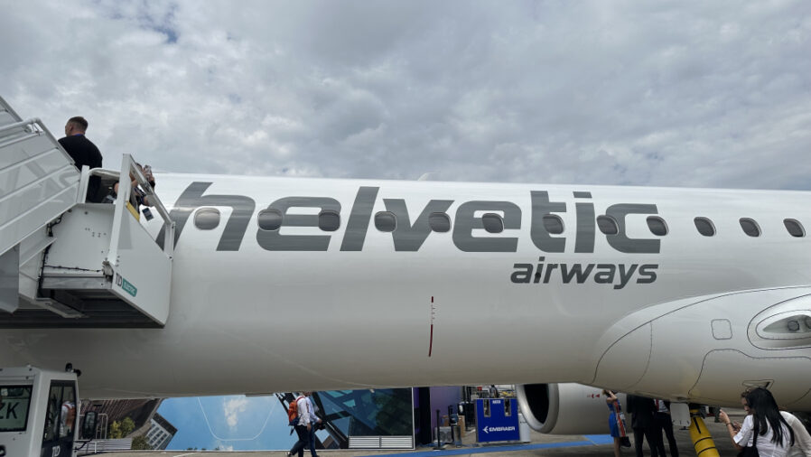 Helvetic Airways E195-E2
