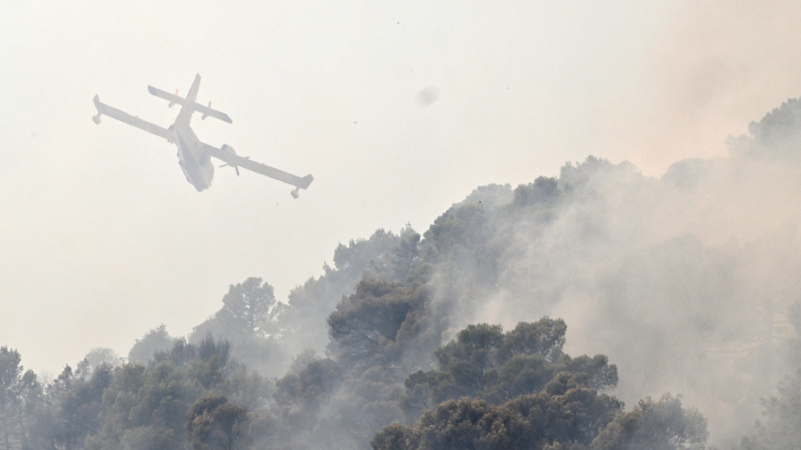 Croatian Air Force battles major wildfires across Dalmatia in a single day
