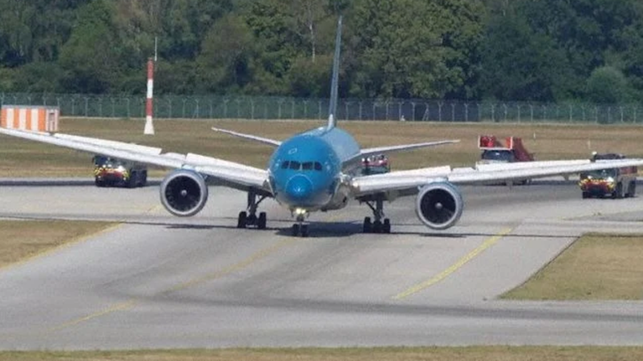 Incident in Munich: Vietnam Airlines Boeing 787 overruns runway end during takeoff
